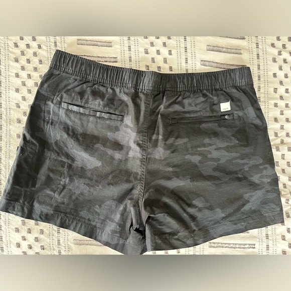 VUORI camo shorts.  Like new - Picture 2 of 2